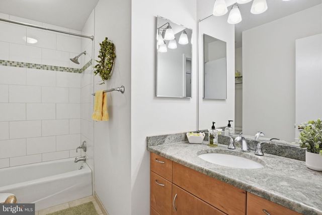 6 THORBURN PL, Gaithersburg, MD 20878