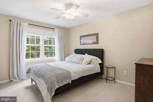 6 THORBURN PL, Gaithersburg, MD 20878