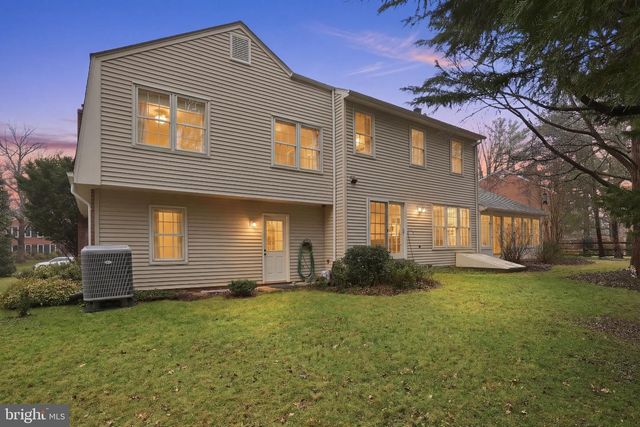 6 THORBURN PL, Gaithersburg, MD 20878