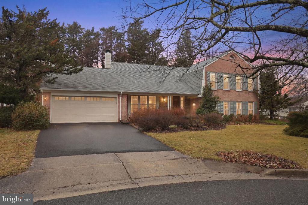 6 THORBURN PL, Gaithersburg, MD 20878