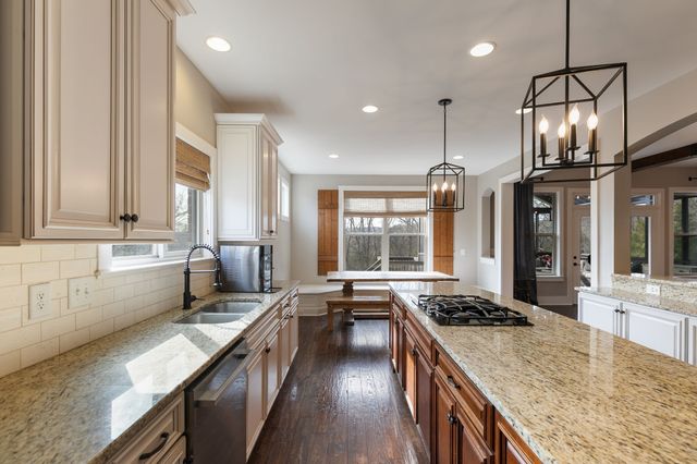 6729 Falls Ridge Ln, College Grove, TN 37046