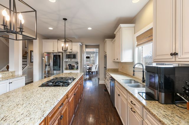 6729 Falls Ridge Ln, College Grove, TN 37046