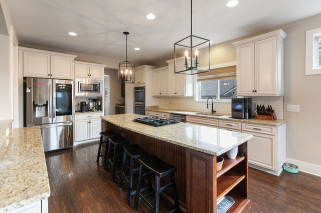 6729 Falls Ridge Ln, College Grove, TN 37046