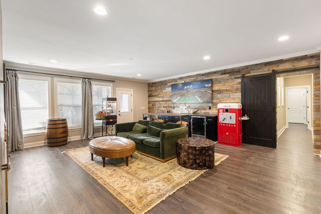 6729 Falls Ridge Ln, College Grove, TN 37046