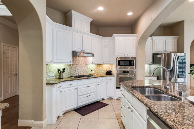 2325 Shoreham Circle, Lewisville, TX 75056