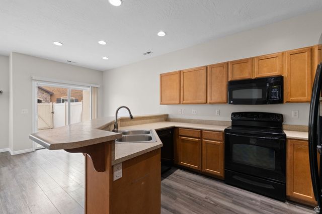 997 W ALLINGTON DR, North Salt Lake, UT 84054