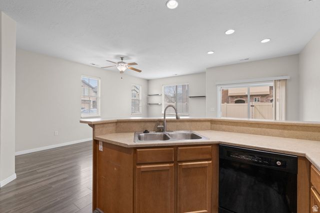 997 W ALLINGTON DR, North Salt Lake, UT 84054