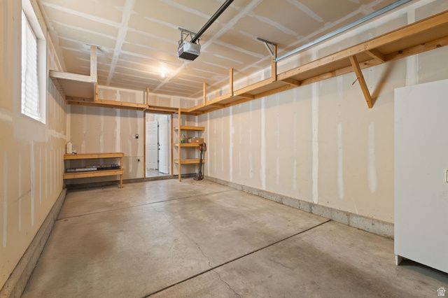 997 W ALLINGTON DR, North Salt Lake, UT 84054