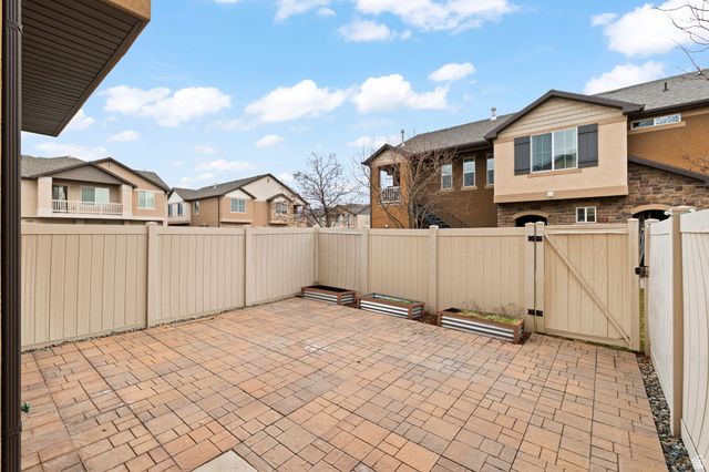 997 W ALLINGTON DR, North Salt Lake, UT 84054