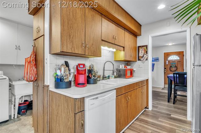 26332 Dale Court, Roseville, MI 48066