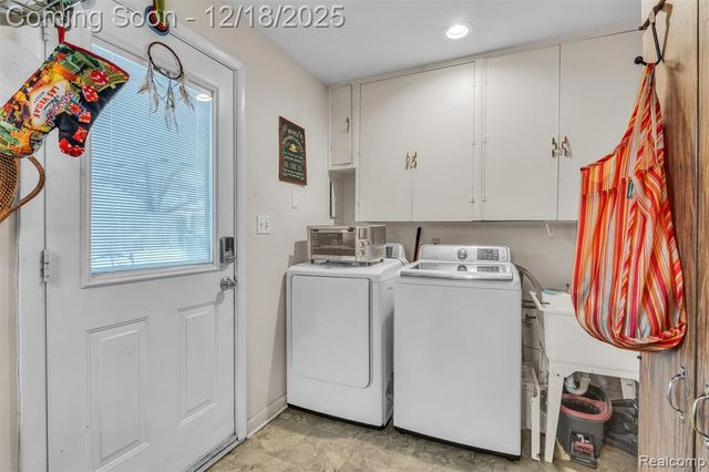 26332 Dale Court, Roseville, MI 48066