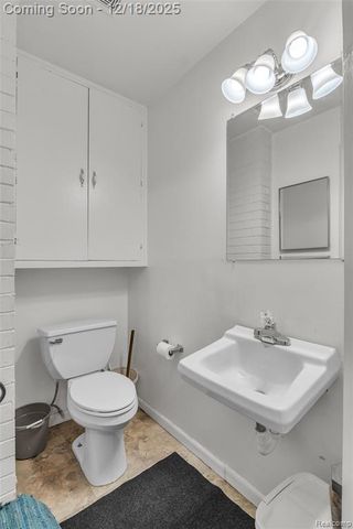 26332 Dale Court, Roseville, MI 48066