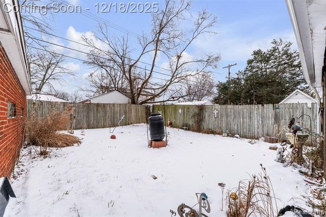 26332 Dale Court, Roseville, MI 48066