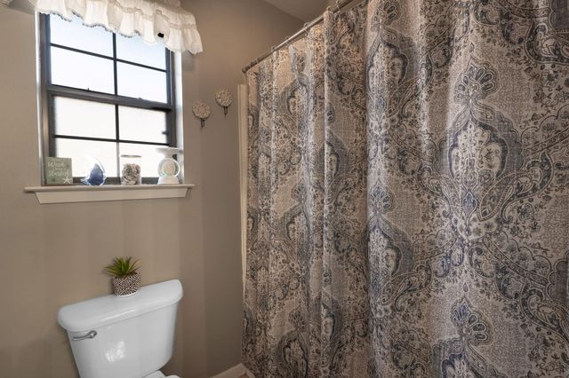 106 N Hills Circle, Franklin, TX 77856