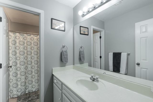 106 N Hills Circle, Franklin, TX 77856