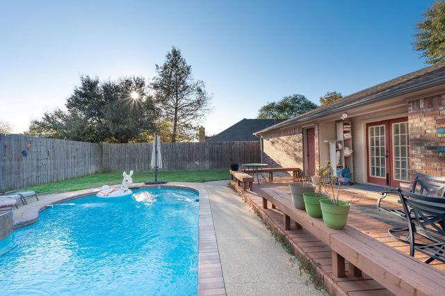 106 N Hills Circle, Franklin, TX 77856