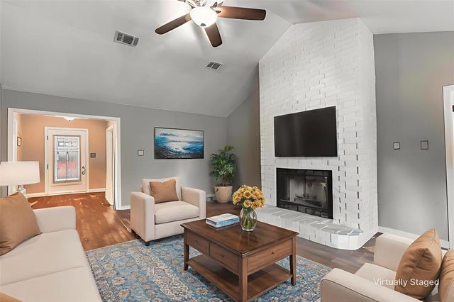 106 N Hills Circle, Franklin, TX 77856