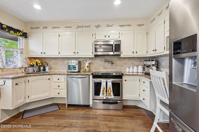 609B Lake Point Drive B, Lakewood, NJ 08701
