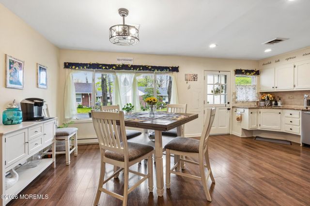 609B Lake Point Drive B, Lakewood, NJ 08701