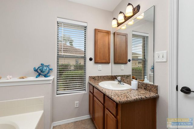 36 Pinehurst Dr., Laguna Vista, TX 78578