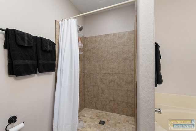 36 Pinehurst Dr., Laguna Vista, TX 78578