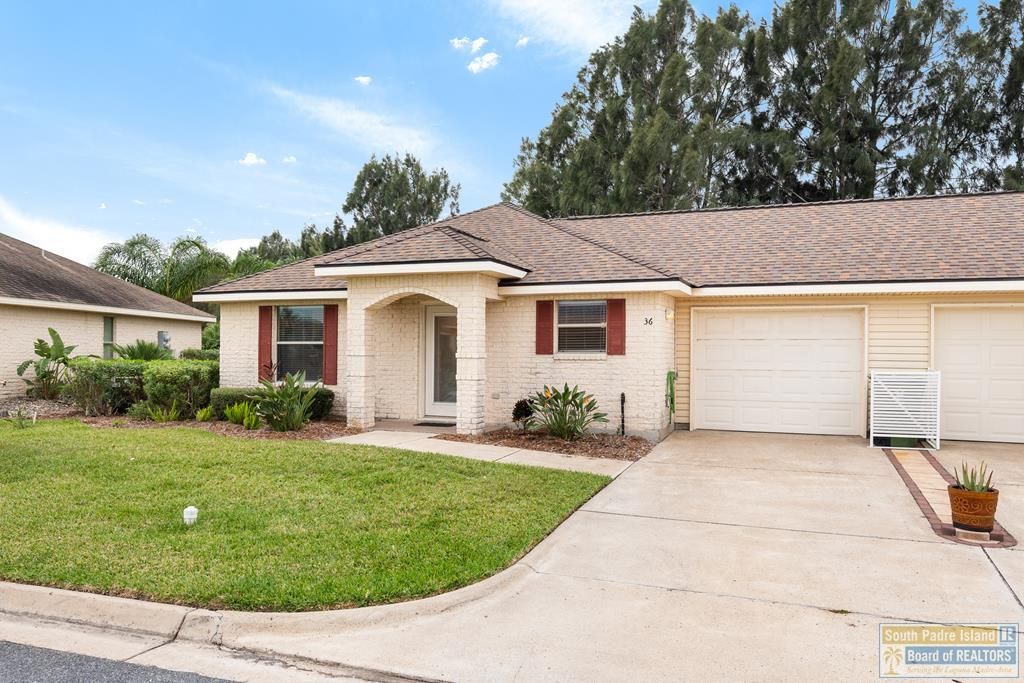 36 Pinehurst Dr., Laguna Vista, TX 78578