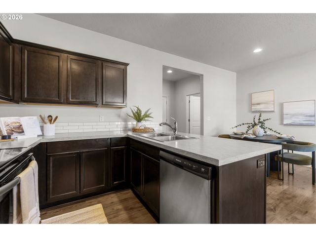 2240 Se 16TH St, Gresham, OR 97080