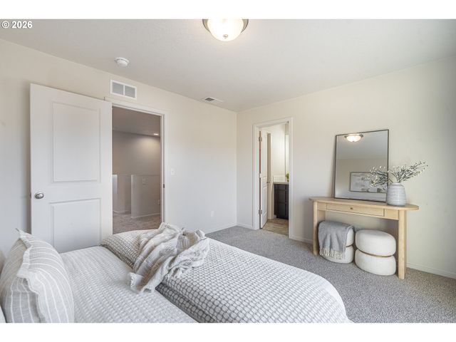 2240 Se 16TH St, Gresham, OR 97080