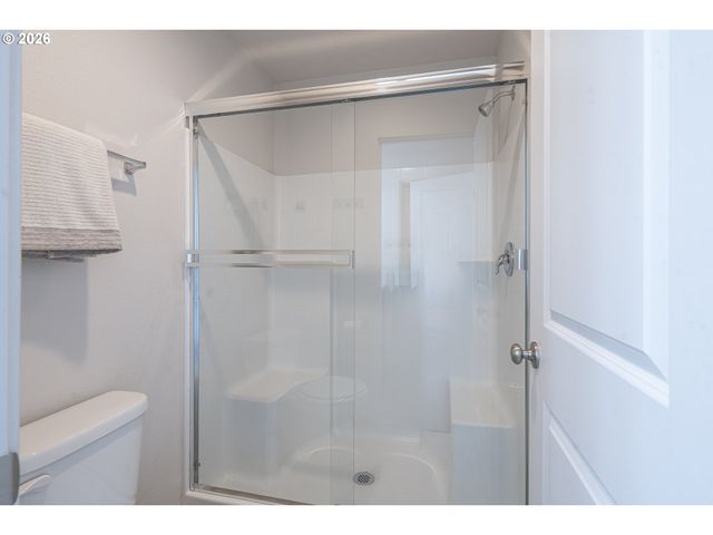2240 Se 16TH St, Gresham, OR 97080
