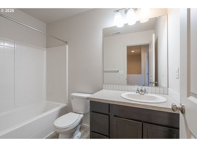 2240 Se 16TH St, Gresham, OR 97080