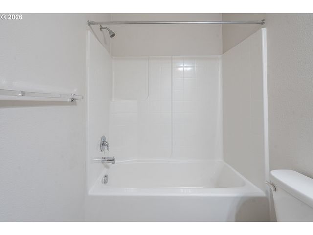 2240 Se 16TH St, Gresham, OR 97080
