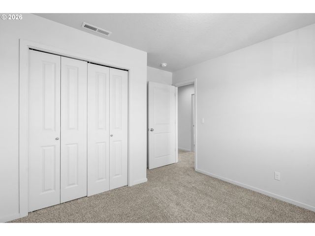 2240 Se 16TH St, Gresham, OR 97080