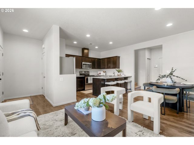 2240 Se 16TH St, Gresham, OR 97080