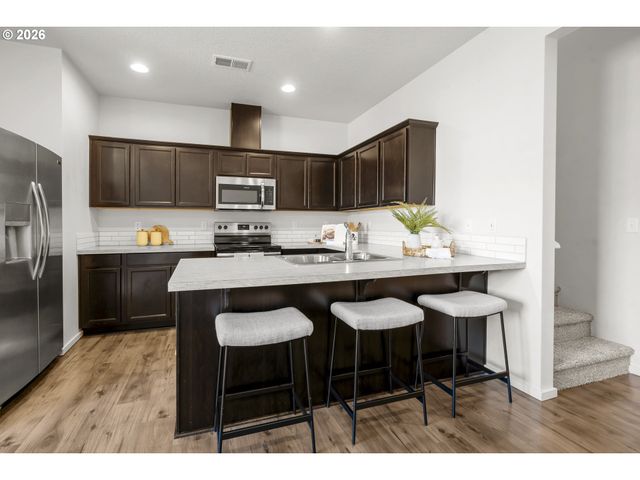 2240 Se 16TH St, Gresham, OR 97080