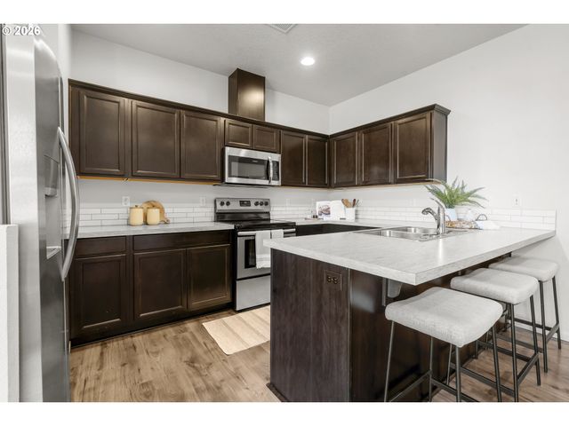 2240 Se 16TH St, Gresham, OR 97080