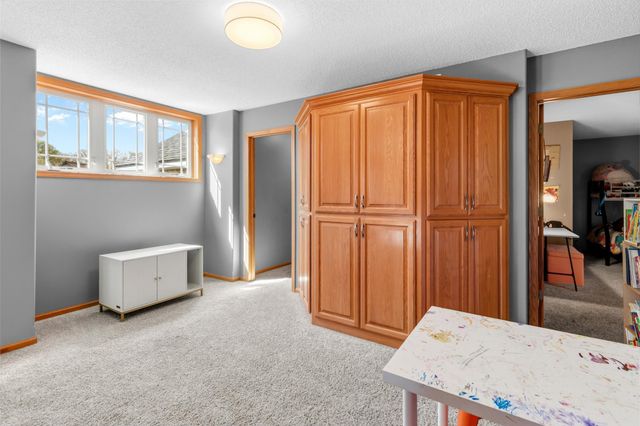 4695 138th Street W, Apple Valley, MN 55124