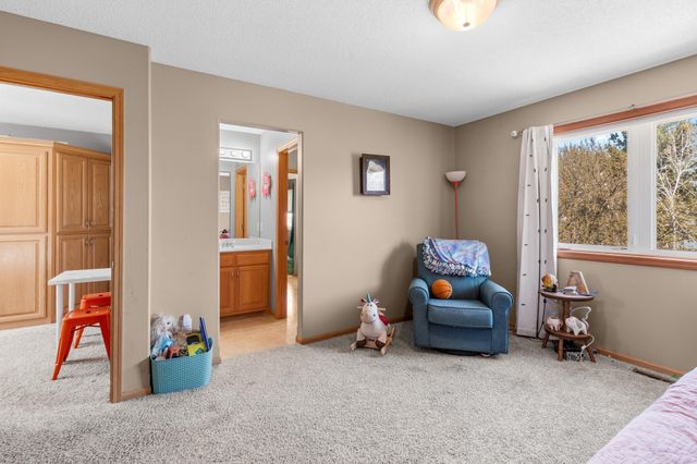 4695 138th Street W, Apple Valley, MN 55124