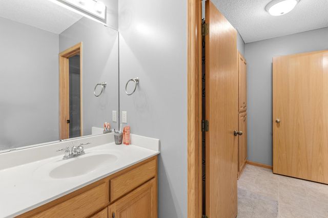 4695 138th Street W, Apple Valley, MN 55124