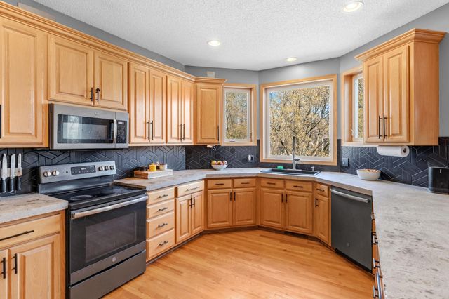 4695 138th Street W, Apple Valley, MN 55124