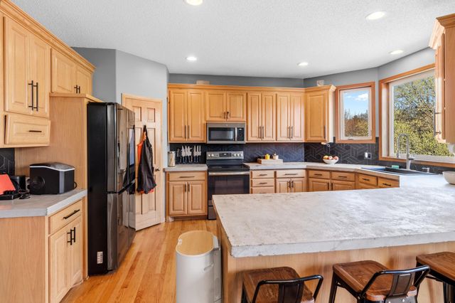 4695 138th Street W, Apple Valley, MN 55124