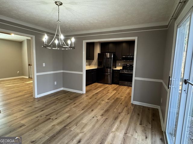 391 Walnut Drive, Woodstock, GA 30189