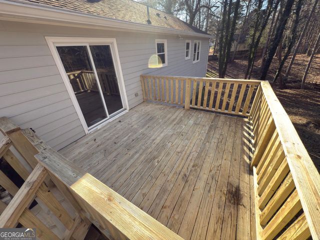 391 Walnut Drive, Woodstock, GA 30189