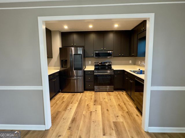 391 Walnut Drive, Woodstock, GA 30189