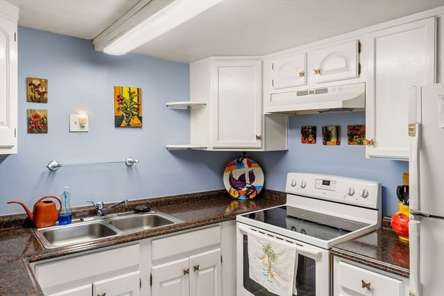 34 Cable Ave, Salisbury, MA 01952