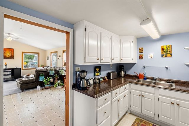 34 Cable Ave, Salisbury, MA 01952