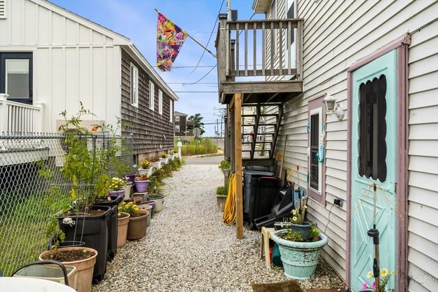 34 Cable Ave, Salisbury, MA 01952
