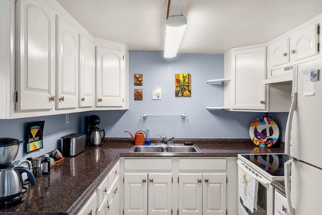 34 Cable Ave, Salisbury, MA 01952