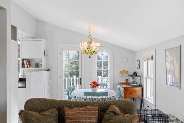 6 Brewster Ave, Oak Bluffs, MA 02557