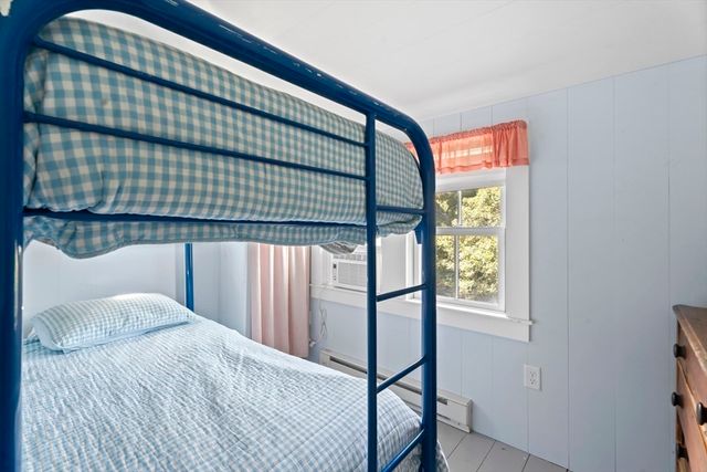 6 Brewster Ave, Oak Bluffs, MA 02557