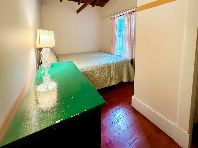 6 Brewster Ave, Oak Bluffs, MA 02557